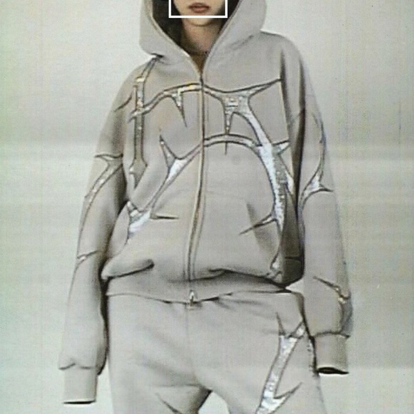 THORN RHINESTONE SWEATPANTS & ZIP HOODIE BONE SET - Picture 4 of 9